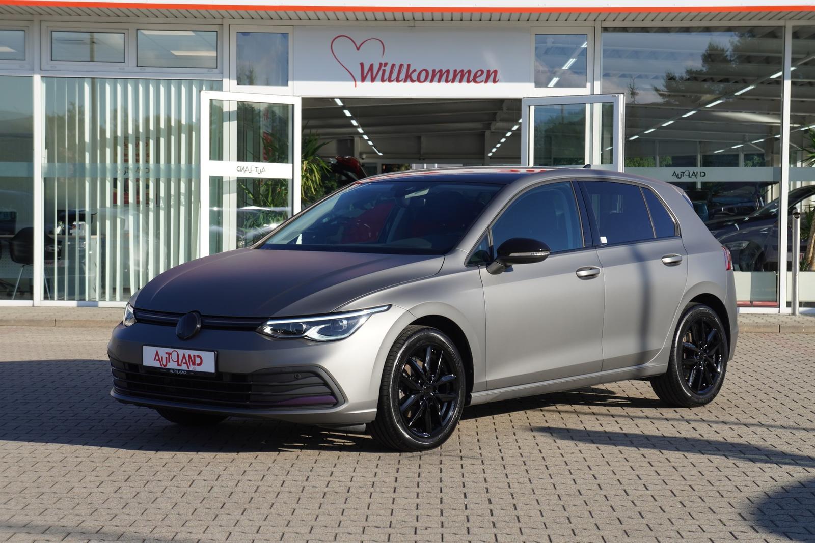 Volkswagen Golf VIII 1.5 16V TSI Life LED ACC App-Connect