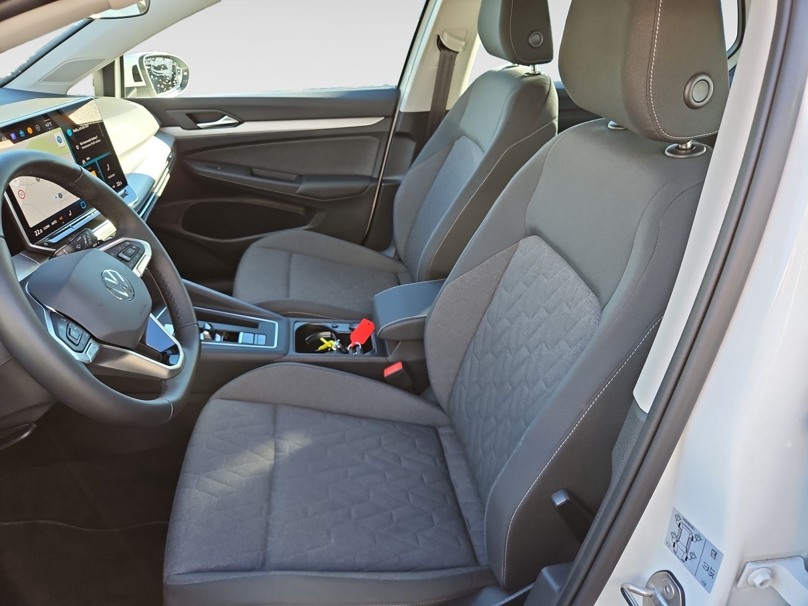 Volkswagen Golf 1,5 eTSI DSG Life Navi foto 8