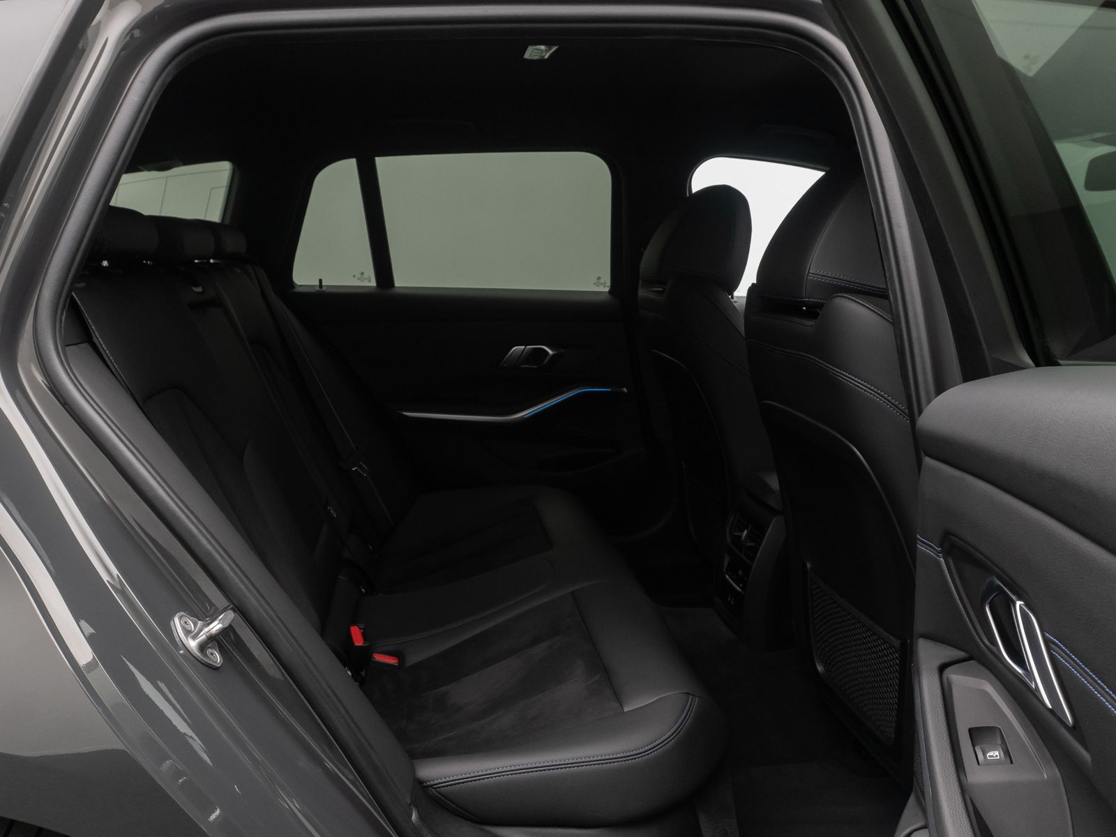 Fahrzeugabbildung BMW 330e M Sport DAB FernlichtAs HiFi Cockpit+19Zoll