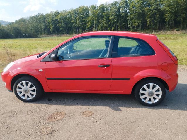 Ford Fiesta 1.4 d TÜV Neu