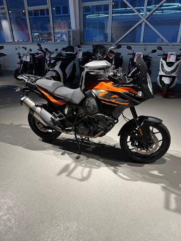 KTM 1090 ADVENTURE