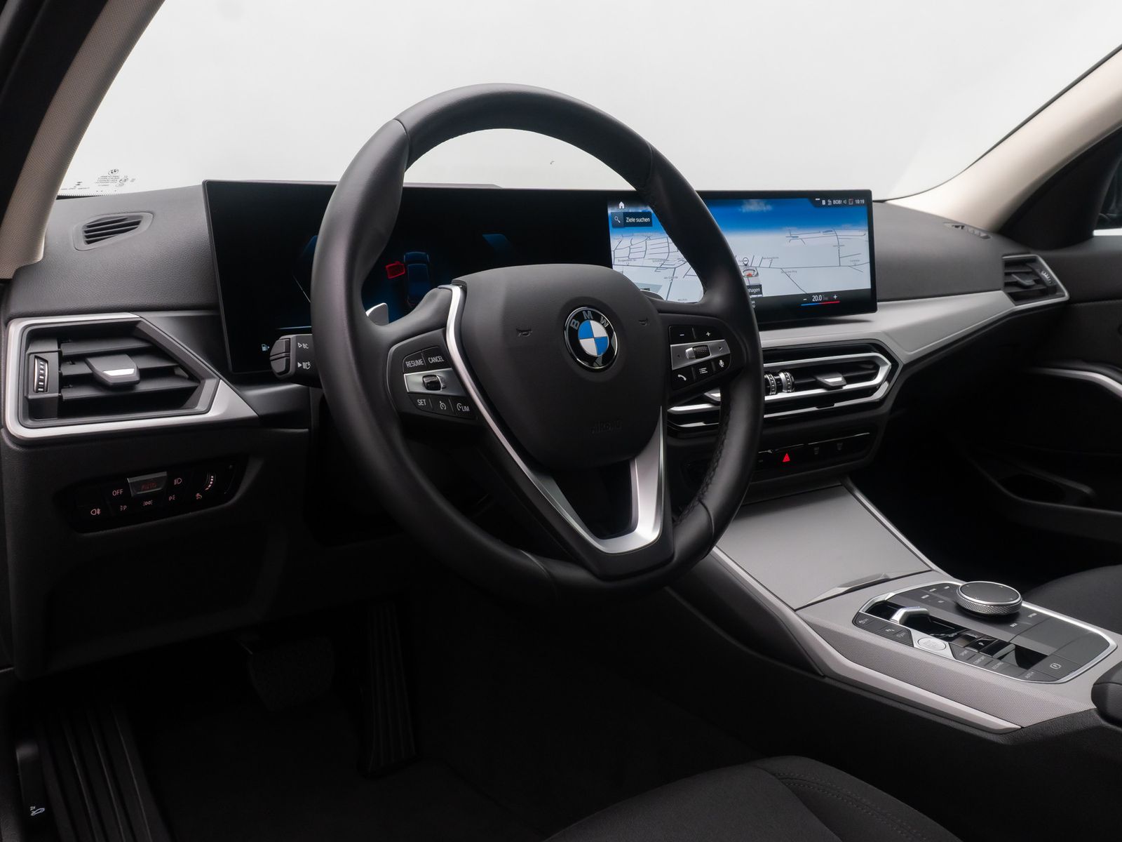 Fahrzeugabbildung BMW 318i DAB PDC Widscreen Geschwindigkeitsreg LED