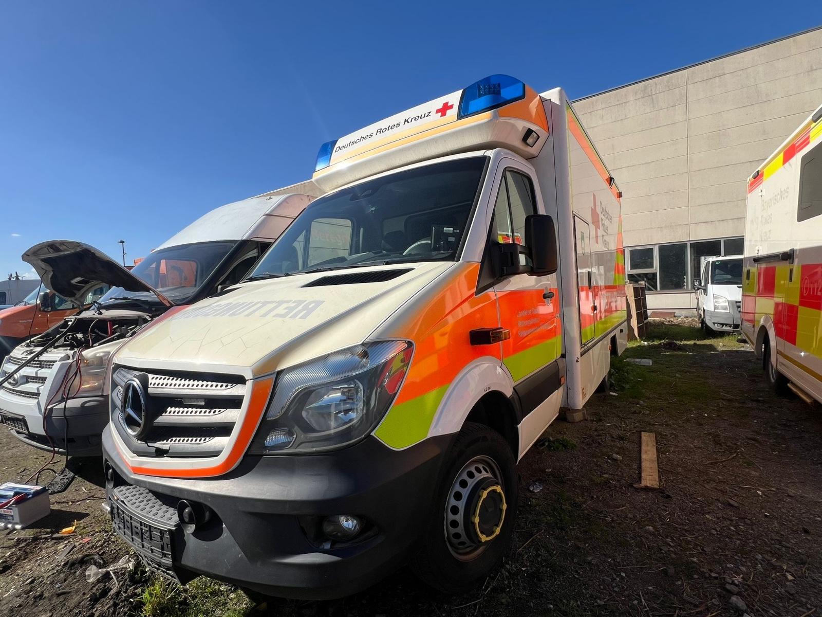 Mercedes-Benz Sprinter II 516 *KTW/RTW/RETTUNGSFAHRZEUG*KOFFER