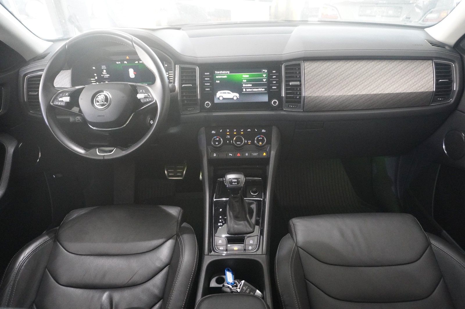 Fahrzeugabbildung SKODA Kodiaq 2.0 TSI STYLE 4X4 7-SITZ NAVI/KAMERA/AHK