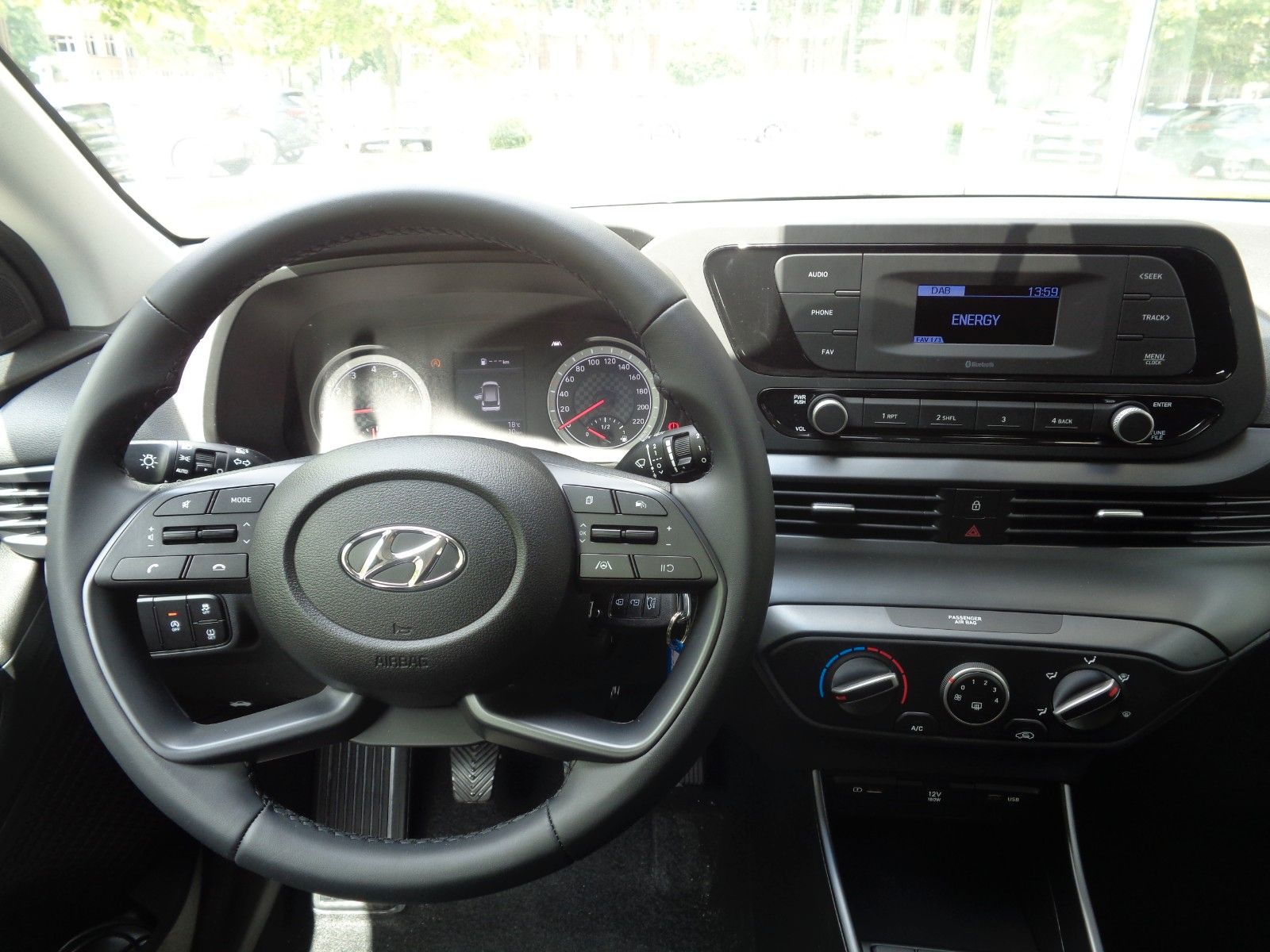 Fahrzeugabbildung Hyundai BAYON 1.2 Pure KLIMA Bluetooth DAB+