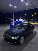 BMW 330d e92 - BMW 330 aus 2007: Coupe