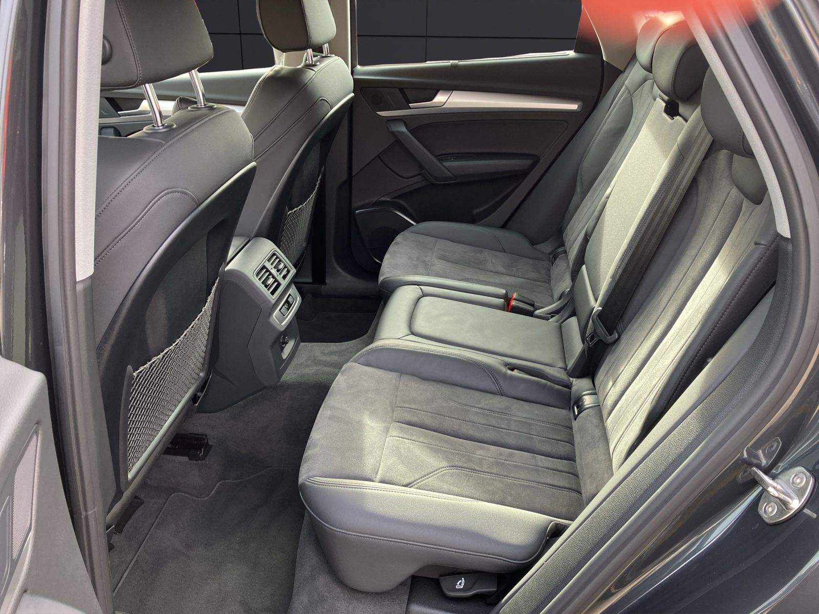 Fahrzeugabbildung Audi Q5 50 TFSI e quattro Matrix AHK RFK ACC SHZ