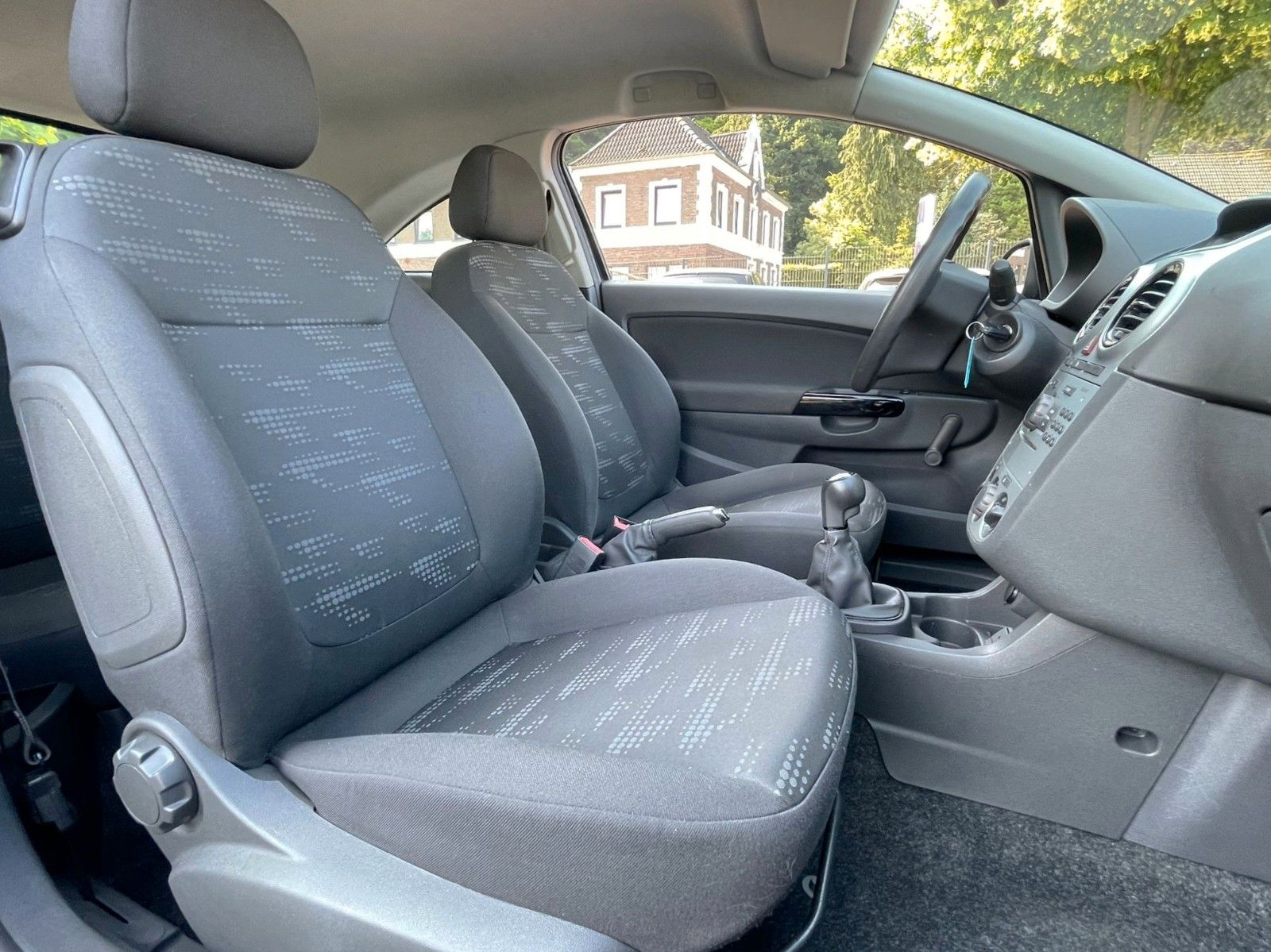 Fahrzeugabbildung Opel Corsa D 1.2 KLIMA SERVICE NEU WENIG KILOMETER