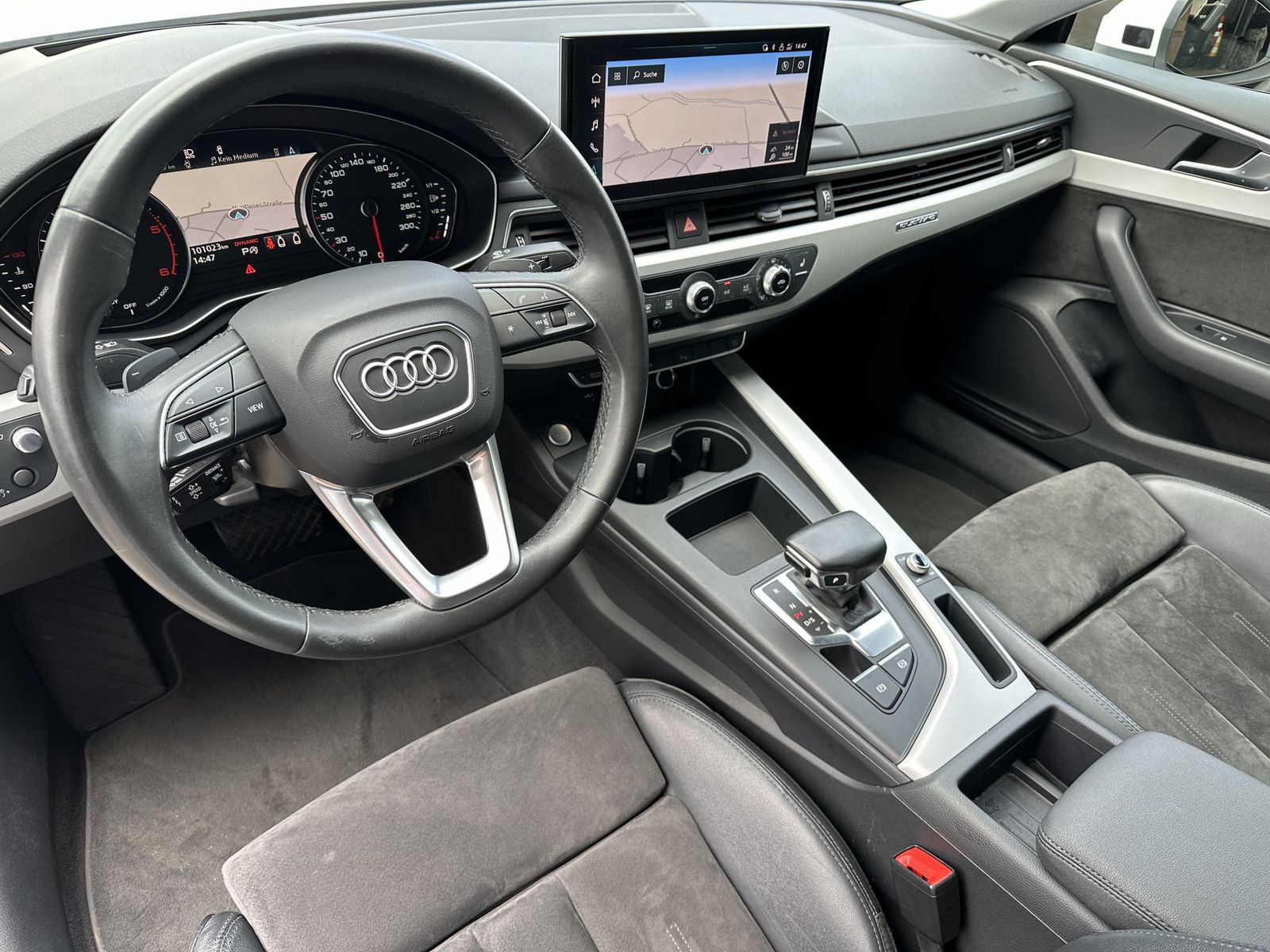 Fahrzeugabbildung Audi A5 SpB 40 TDI Qu S-Line NAV+LED+PANO+AHK+HUD+ACC