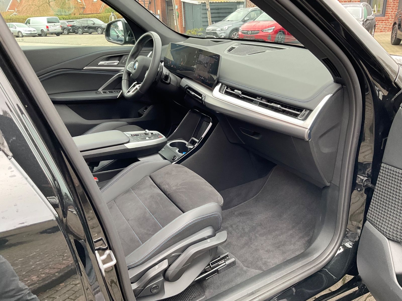 Fahrzeugabbildung BMW X1 sDrive20i,M Sport,AHK,Kamera,Navi,Panorama