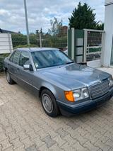 Mercedes-Benz Mercedes W124  E200 - gebrauchte Mercedes-Benz E 200 aus dem Jahr 1992