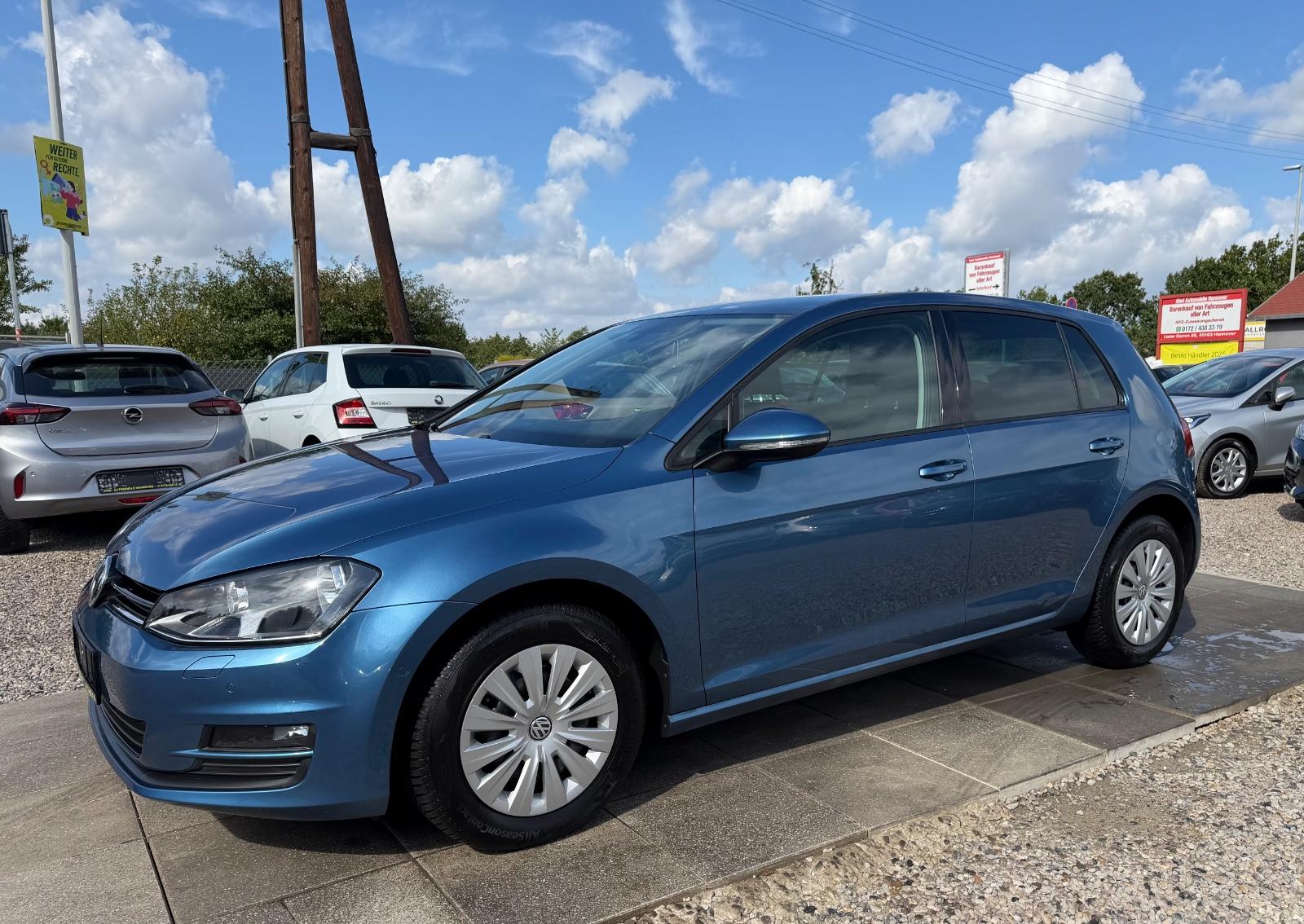 Volkswagen Golf VII Lim. Trendline BMT Sport Lenkrad