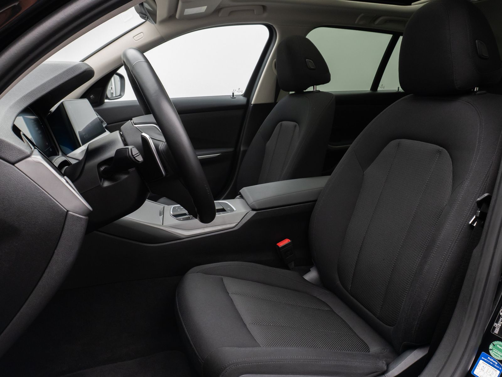 Fahrzeugabbildung BMW 330d Panorama Kamera H/K DAB Komfort Alarm LED