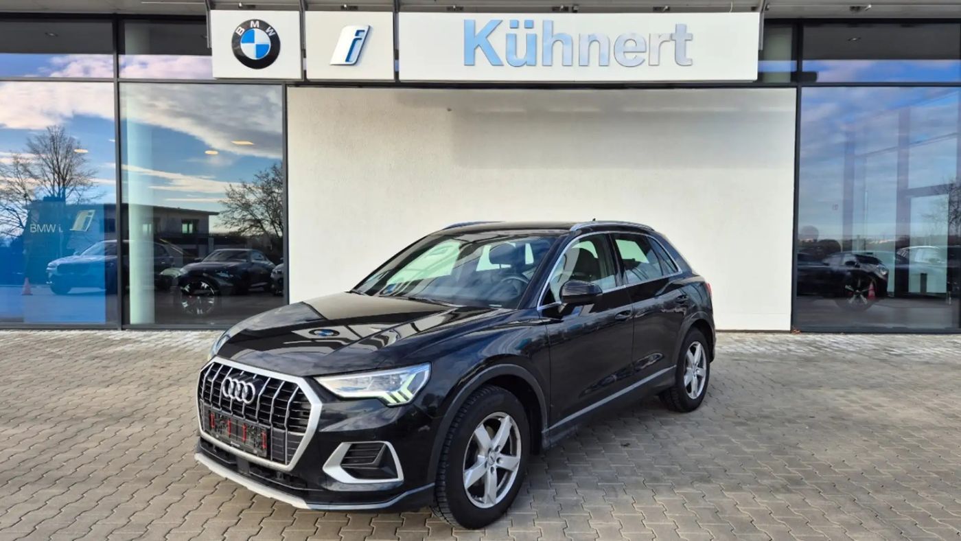 AUDI Q3 35 TDI quattro advanced LED Pano SpurAss AHK