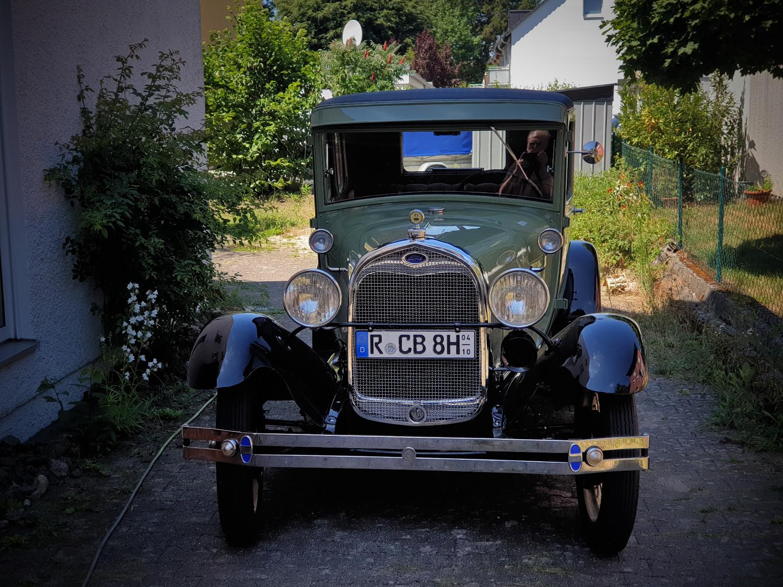 Ford Model A "Special Coupé" mit Police Head