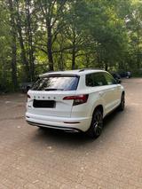 Skoda Karoq 1.5l TSI ACT DSG SPORTLINE SPORTLINE - Skoda Karoq Gebrauchtwagen in Hamburg