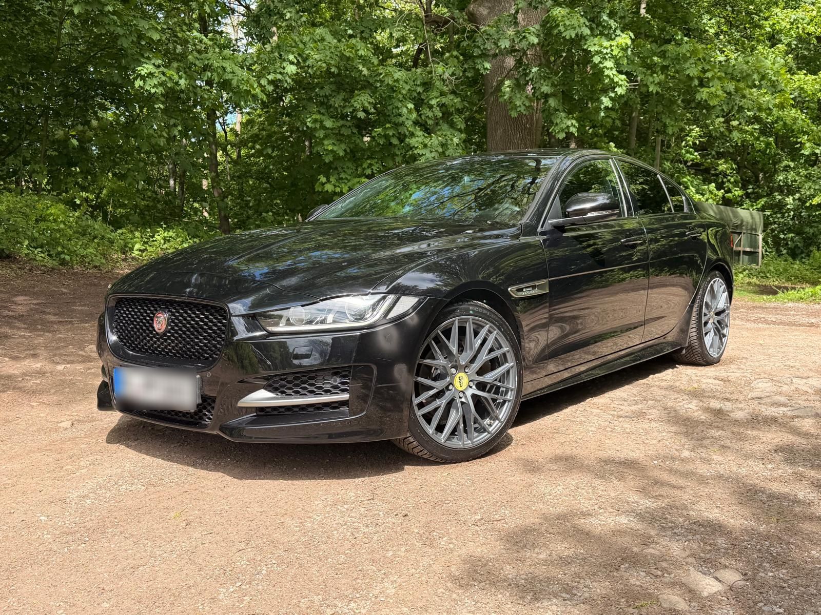 JAGUAR XE