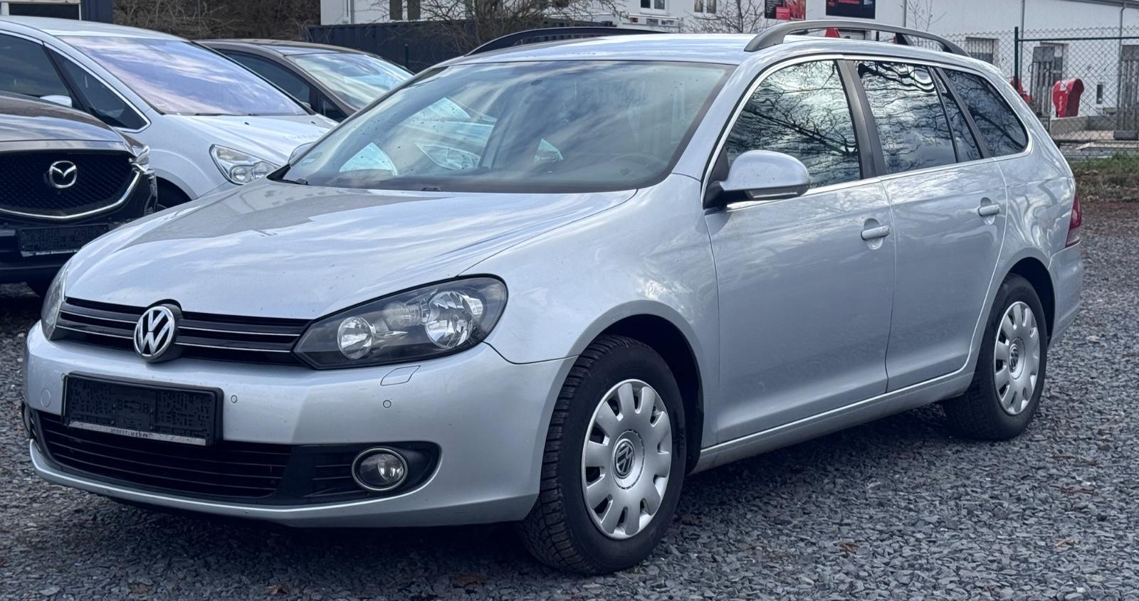 Volkswagen Golf VI 1.6 TDI Variant NAVI*ZR-NEU*AHK*S-Heft