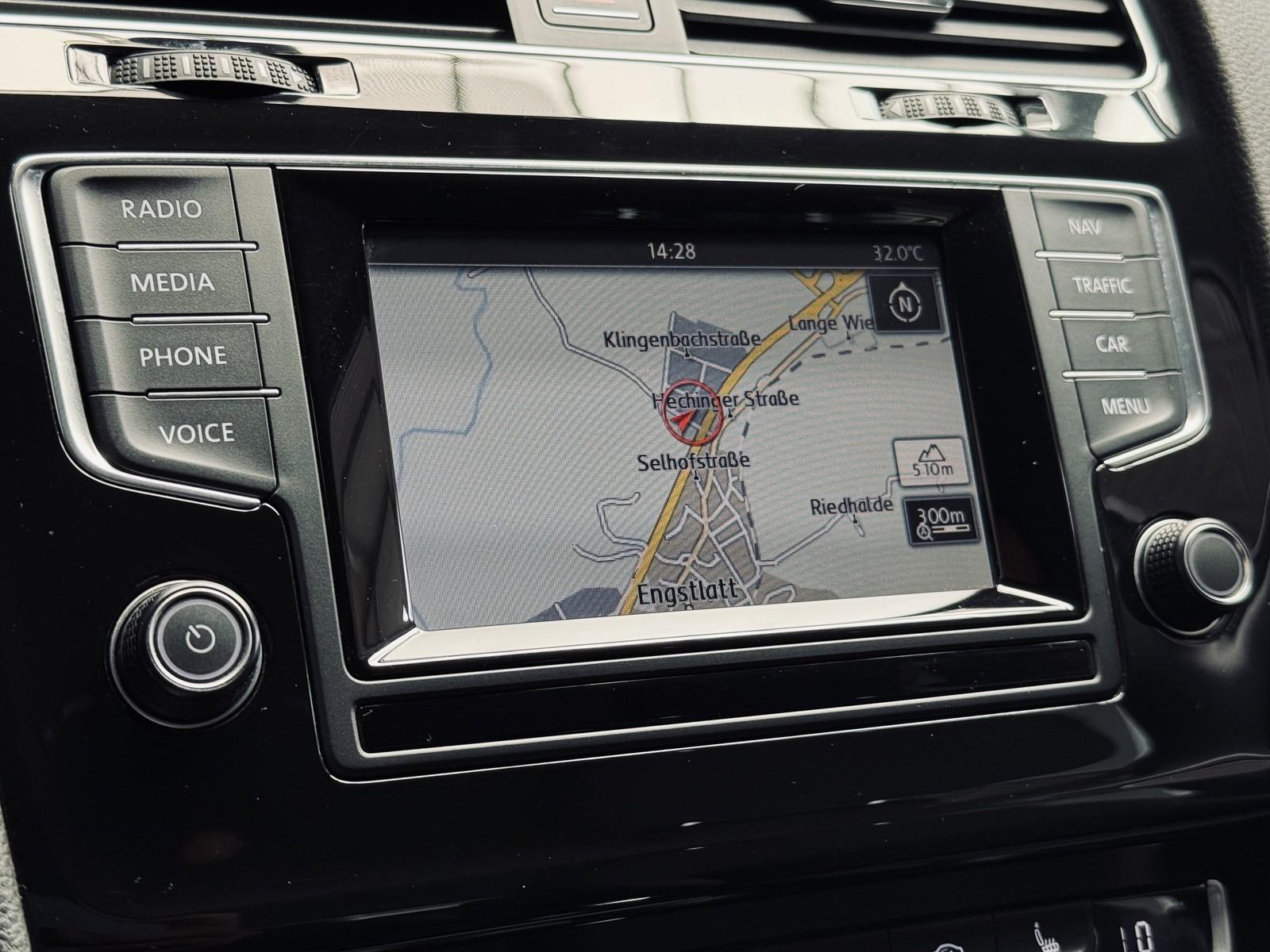 Volkswagen Golf Variant Highline Automatik |AHK|NAVI|KAMER|