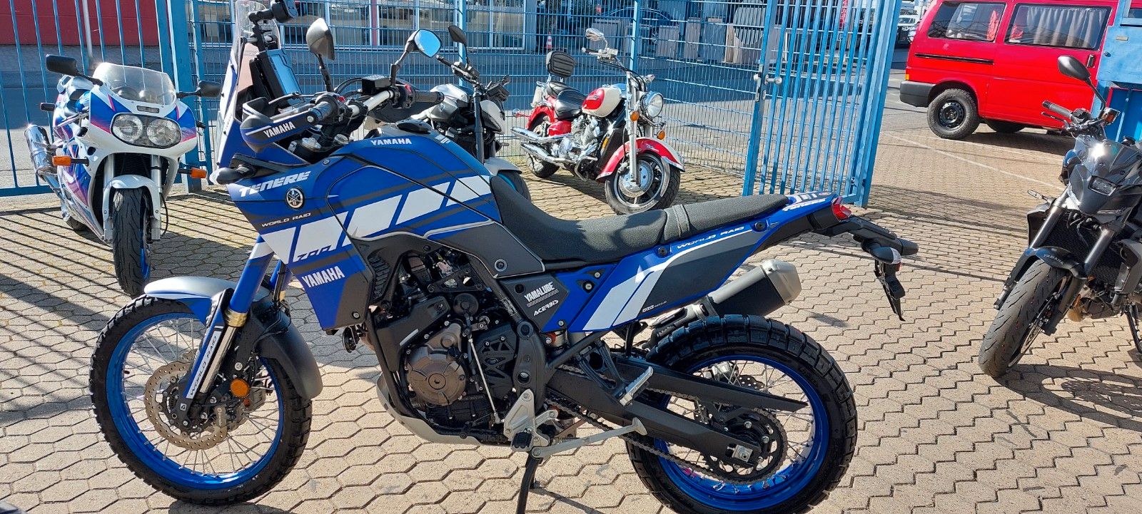 Fahrzeugabbildung Yamaha XTZ 700  nur 1750 KM  Foliert + Hauptständer