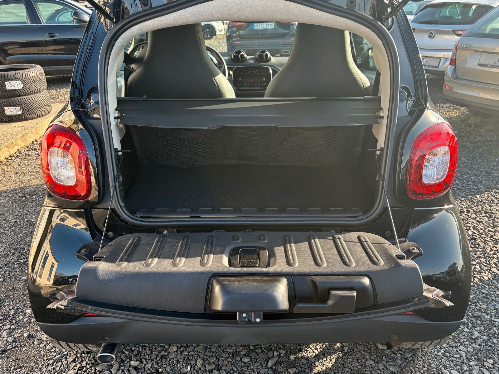 Fahrzeugabbildung Smart ForTwo Coupé Aut. Leder SPORTPAKET 90PS Panorama