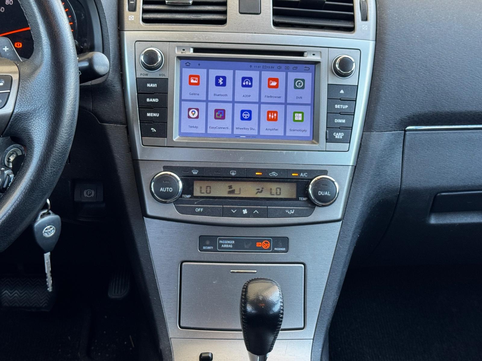 Toyota Avensis 2011 — photo 18