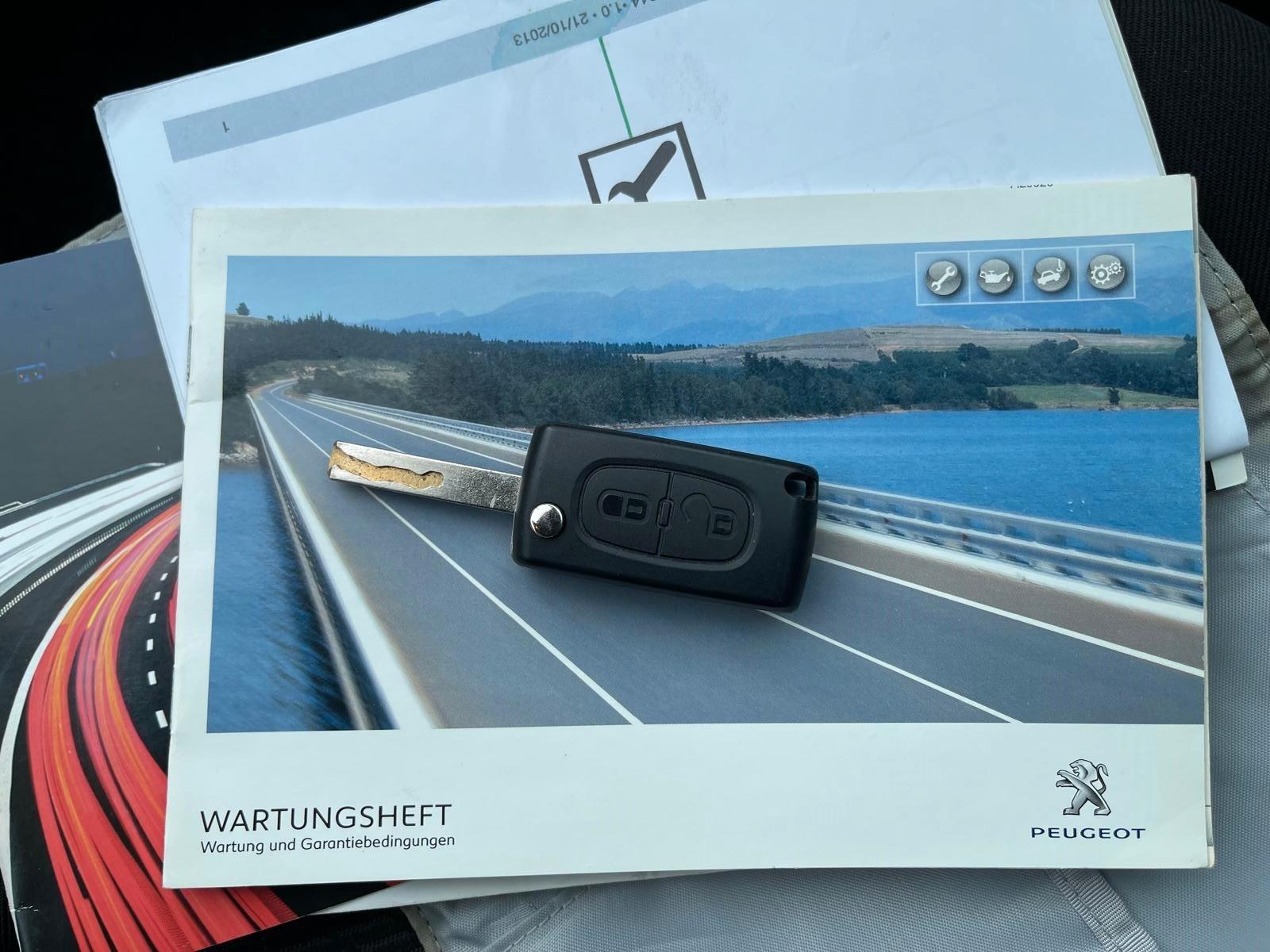 Peugeot 308 2010 — photo 16