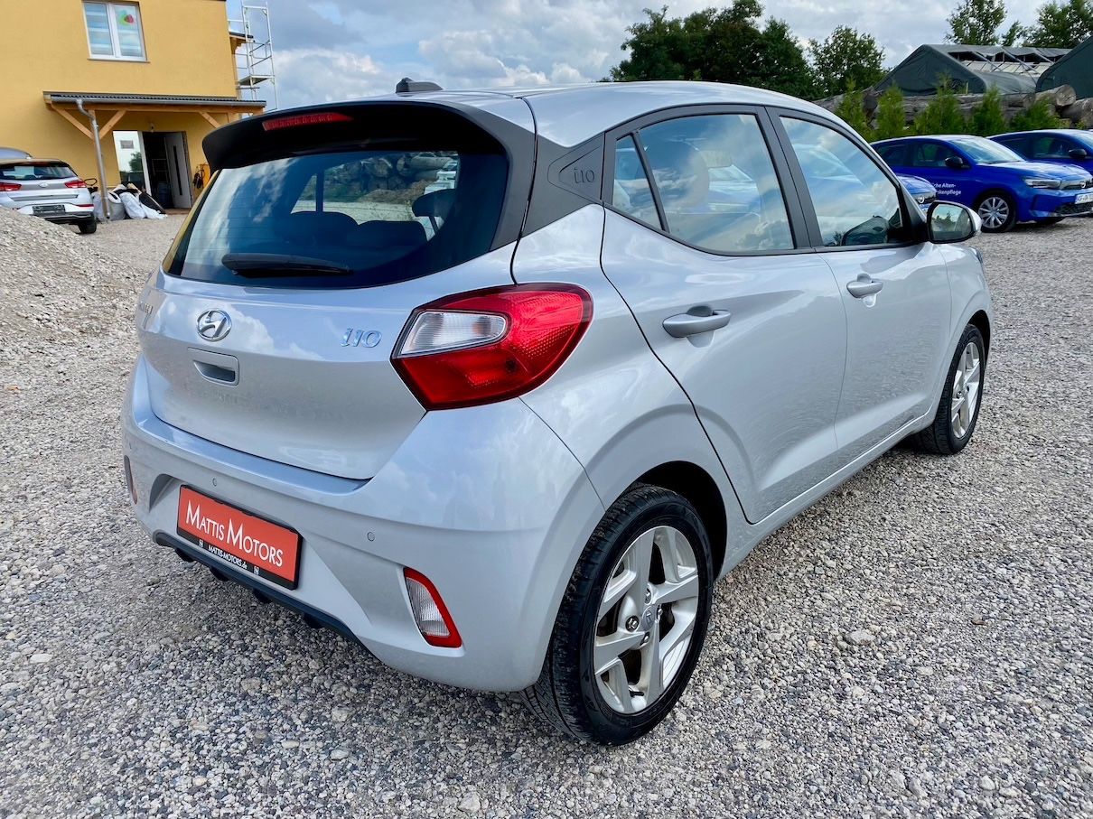 Fahrzeugabbildung Hyundai i10 1.0 Automatik KLIMA SITZ+LRHZ ALLWETTER PDC