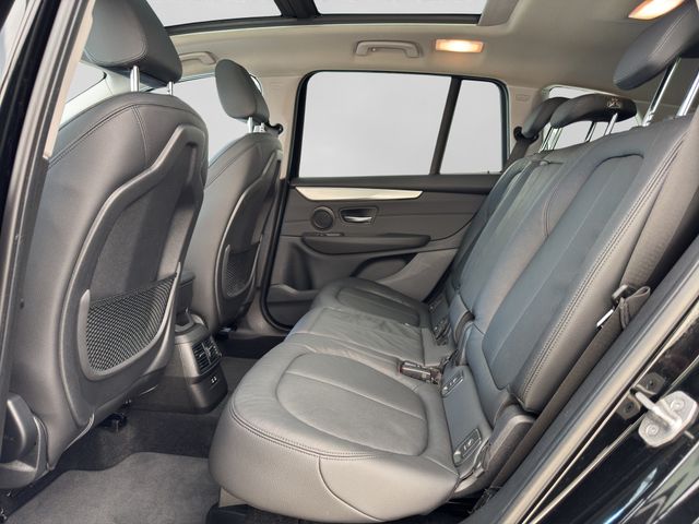 Fahrzeugabbildung BMW 220i Grand Tourer Pano+Kamera+Leder+Head-Up+HiFi