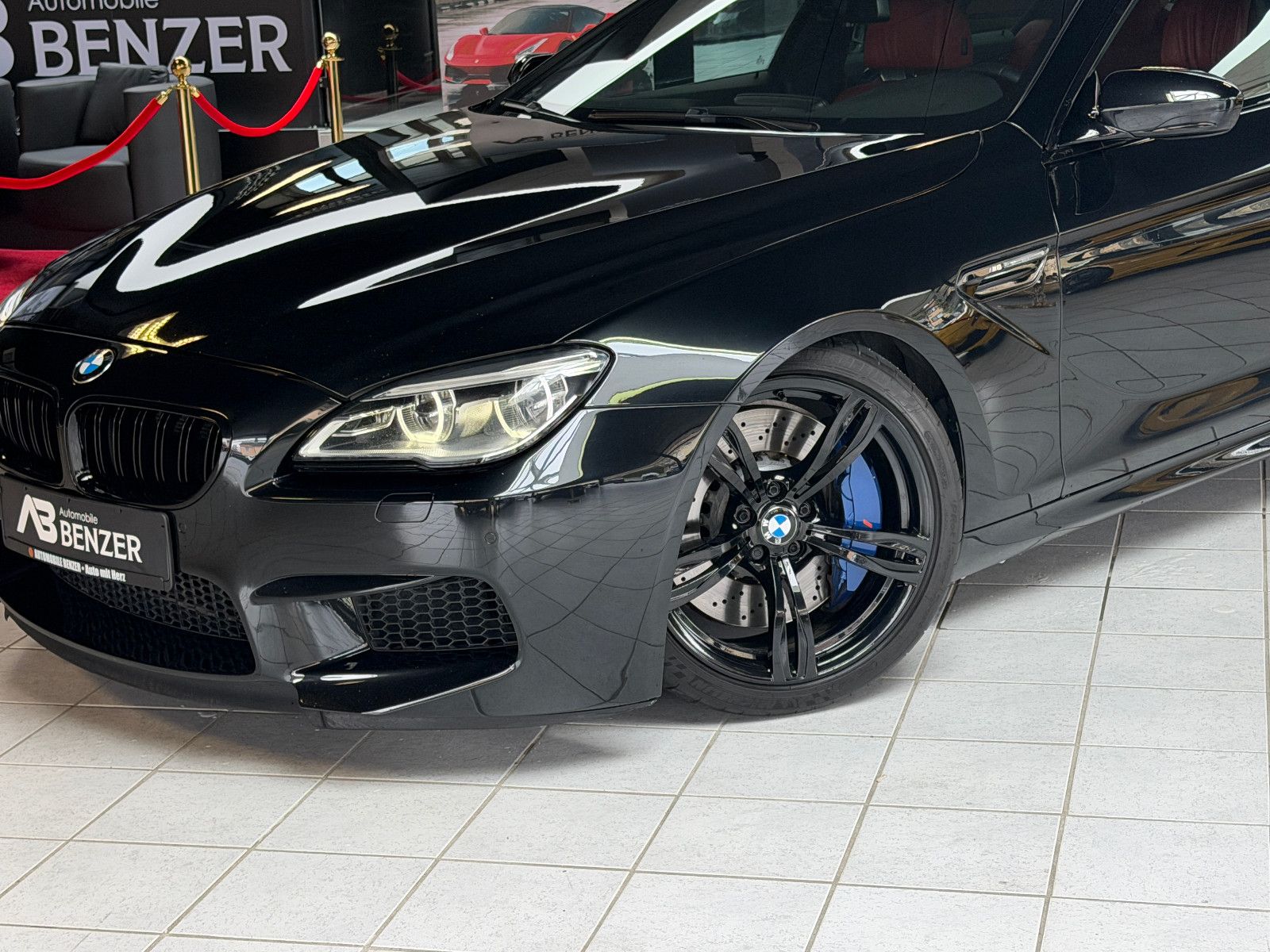 Fahrzeugabbildung BMW M6 Gran Coupe/CARBON/EXCLUSIVE/BLACK&RED/