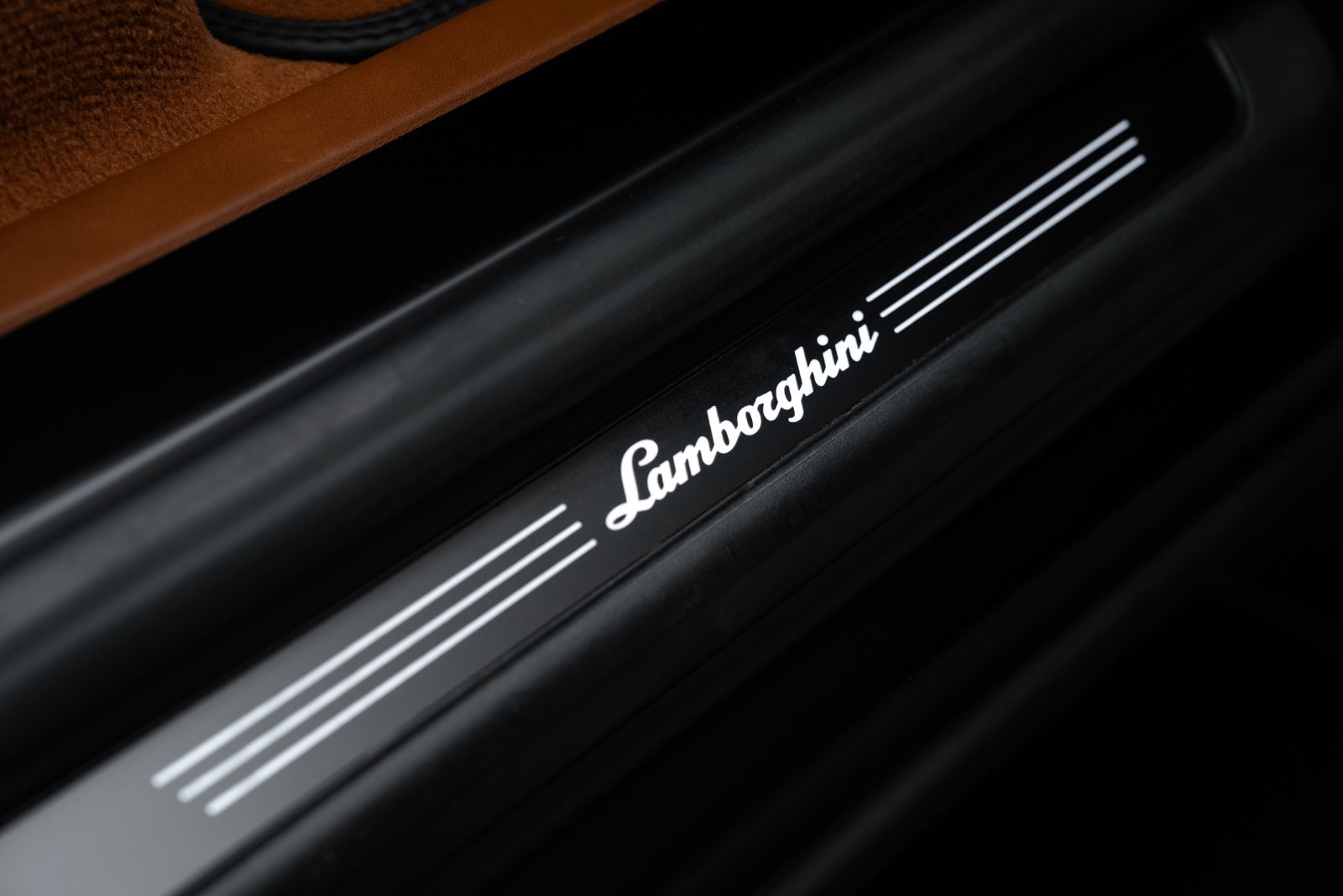 Fahrzeugabbildung Lamborghini Urus S CARBON/B&O/AKRAPOVIC/PANO/23"/STYLE