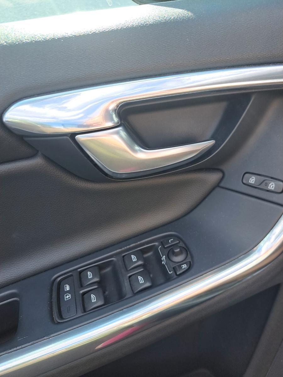 Volvo V60 2012 — photo 6