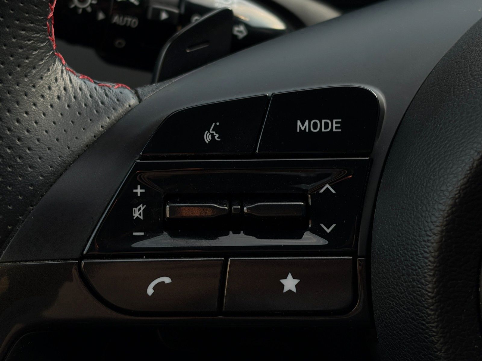 Fahrzeugabbildung Hyundai Tucson 1.6 GDI N-Line PHEV 4WD Kamera AHK ACC