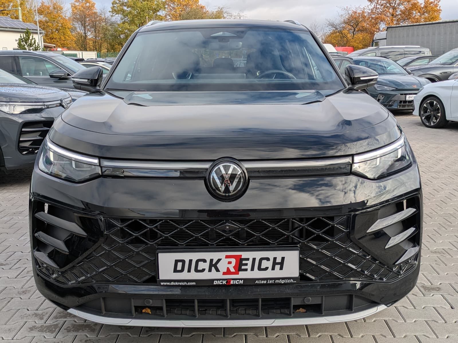 Fahrzeugabbildung Volkswagen Tayron 2.0 TDI 4M R-Line 7Si*MATRIX*AHK*PANO*HUD