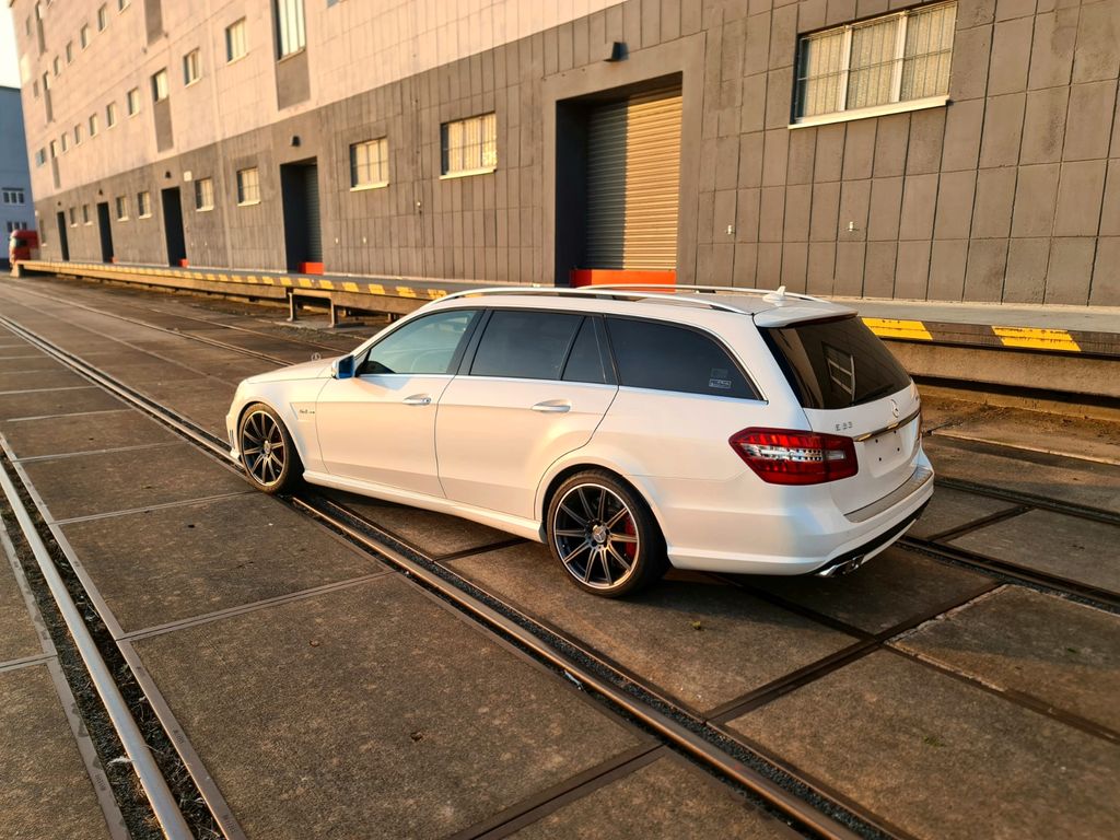 Mercedes-Benz E 63 AMG