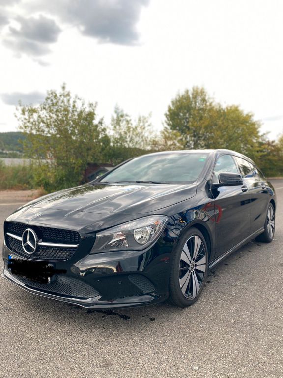 Image of Mercedes-Benz CLA 220