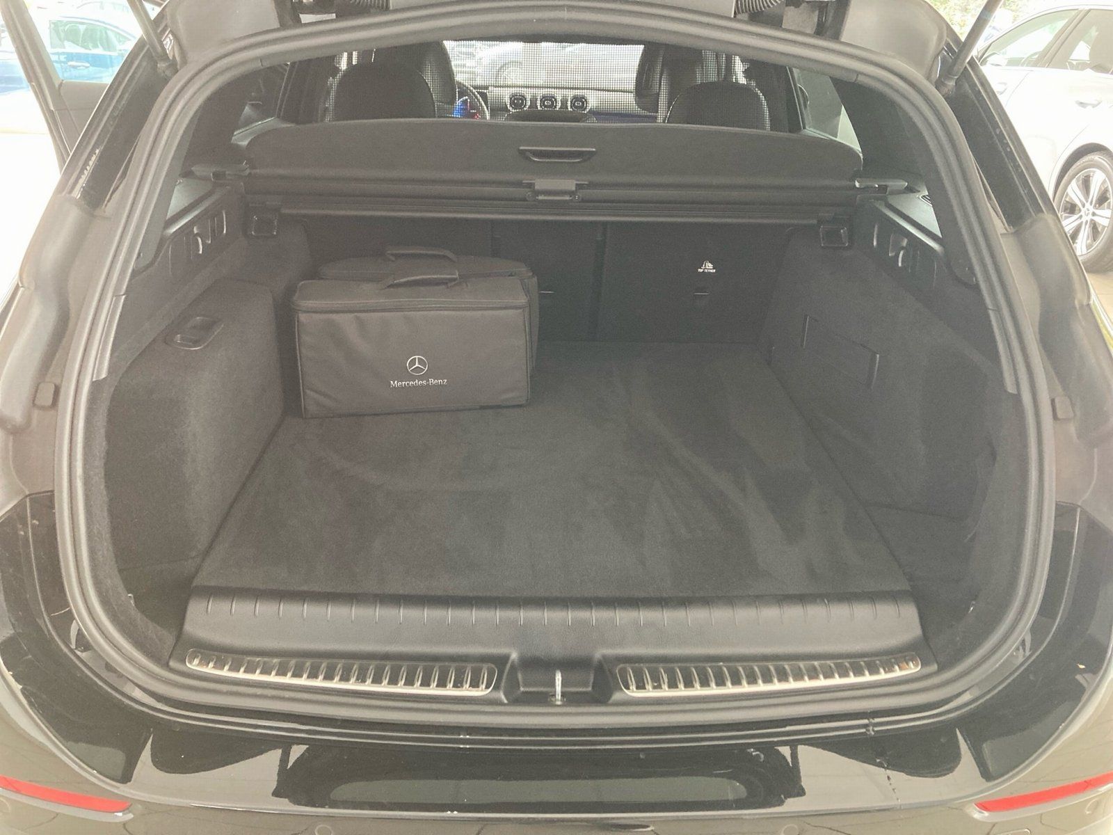 Fahrzeugabbildung Mercedes-Benz C 300 e T AMG*Totwinkel*Keyless*Night*DigitalLig