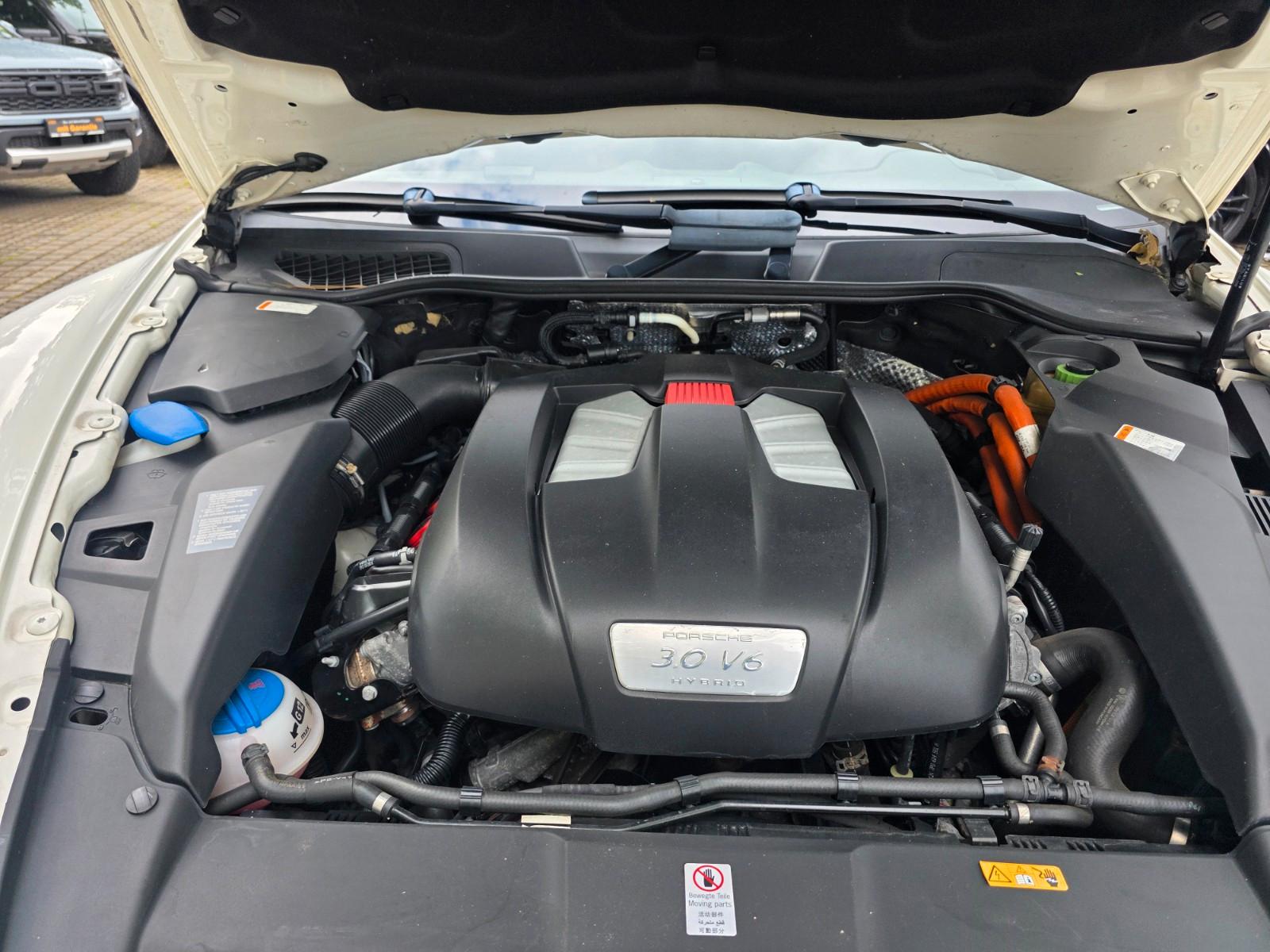PORSCHE CAYENNE - S HYBRID - 333 CV- HAYON ÉLECTRIQUE -RÉGLAGE ÉLECTRIQUE DES SIÈGES AVEC FONCTION MÉMOIRE
