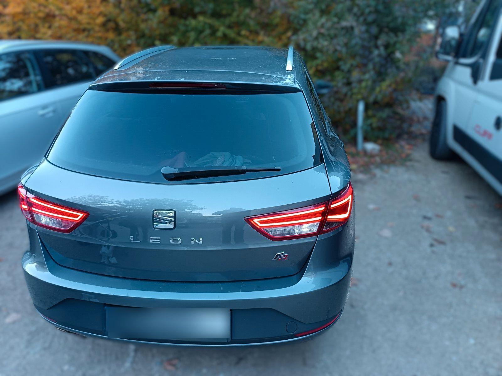 Seat Leon 2015 — interior