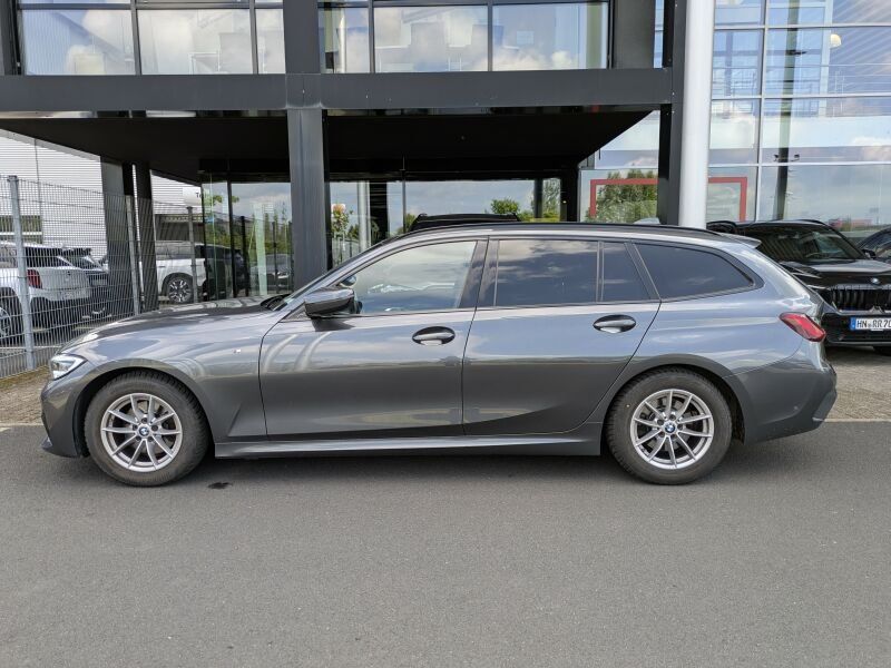 BMW 320i Tour. M Sport Laser. Glasdach. Park.Ass. foto 3