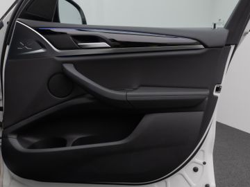 Fahrzeugabbildung BMW X3 xD20d Panoram Kamera DAB HiFi Komfort ACC 19"