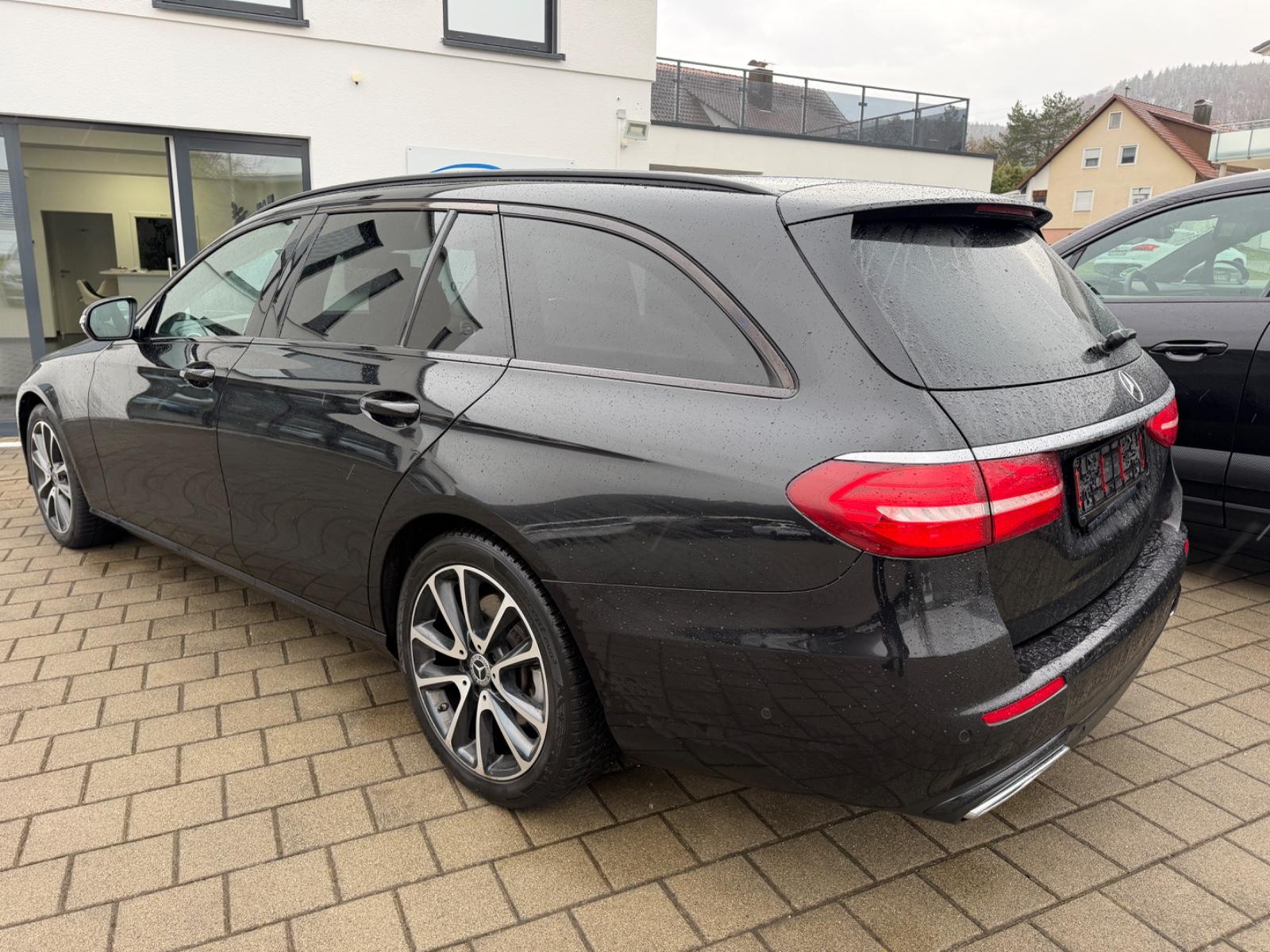 Mercedes-Benz E400d 4Matic Avantgarde/Pano/WideScreen/Night