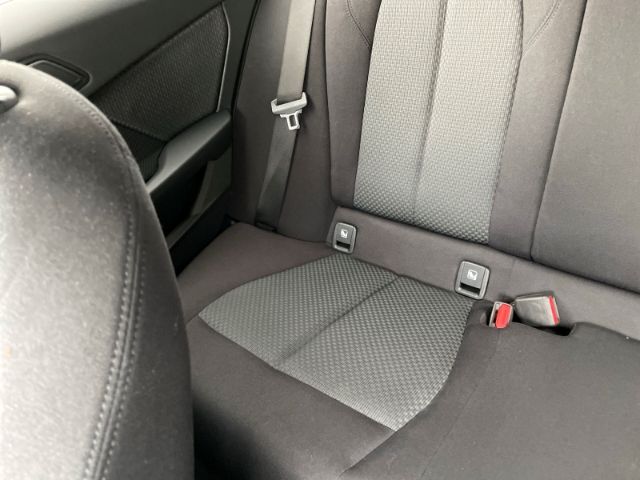 Fahrzeugabbildung BMW 118 i Advantage Autom. Navi, Sitzheizung, Tempom