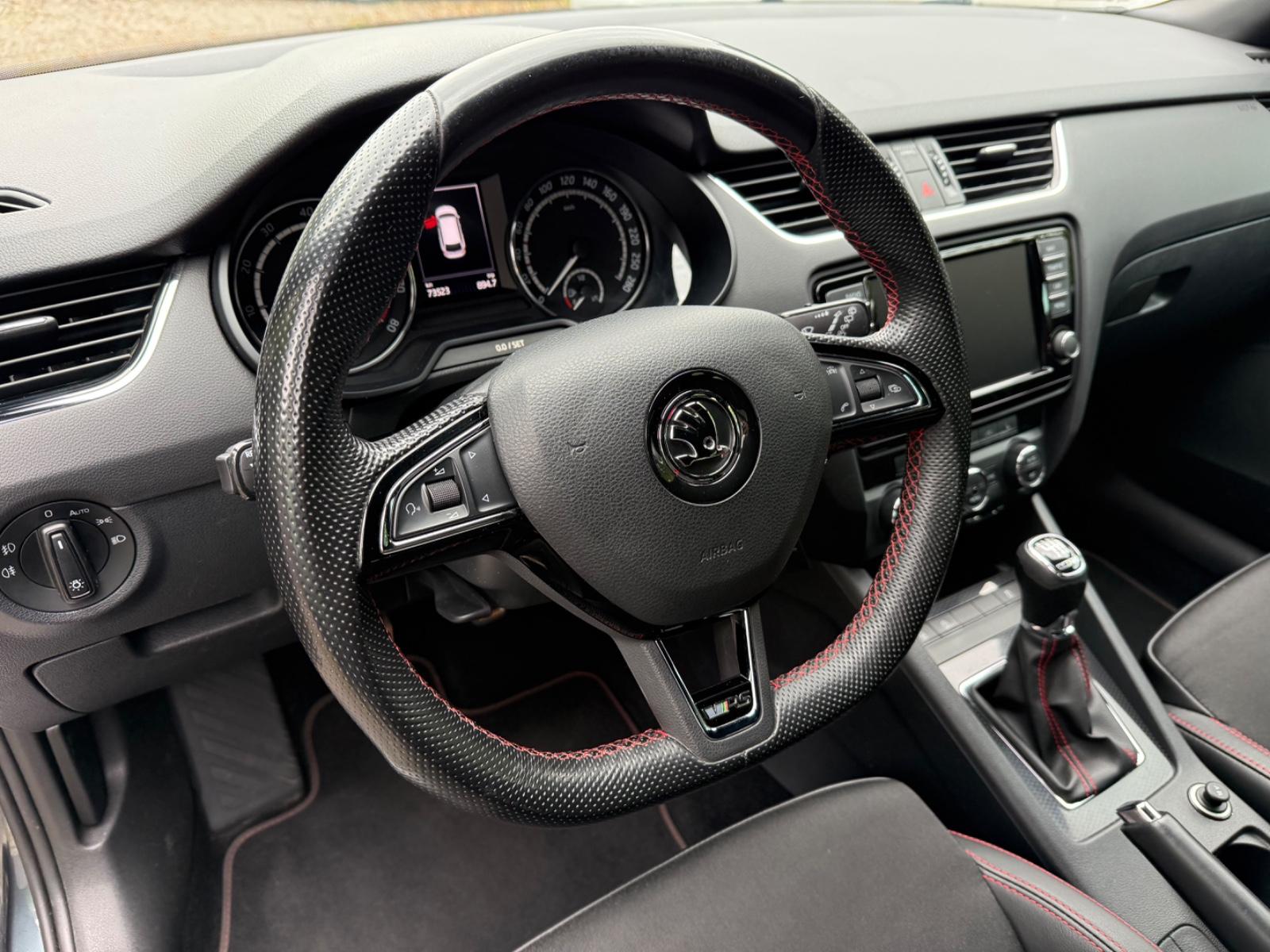 Skoda Octavia Combi RS Klima Navi Xenon -nur 73.000km!