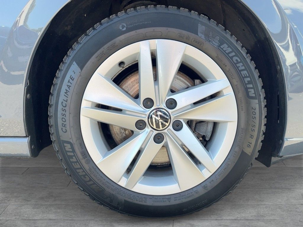 Volkswagen Golf - Bild 9