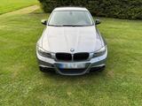 BMW E90 325i - BMW 325: E90