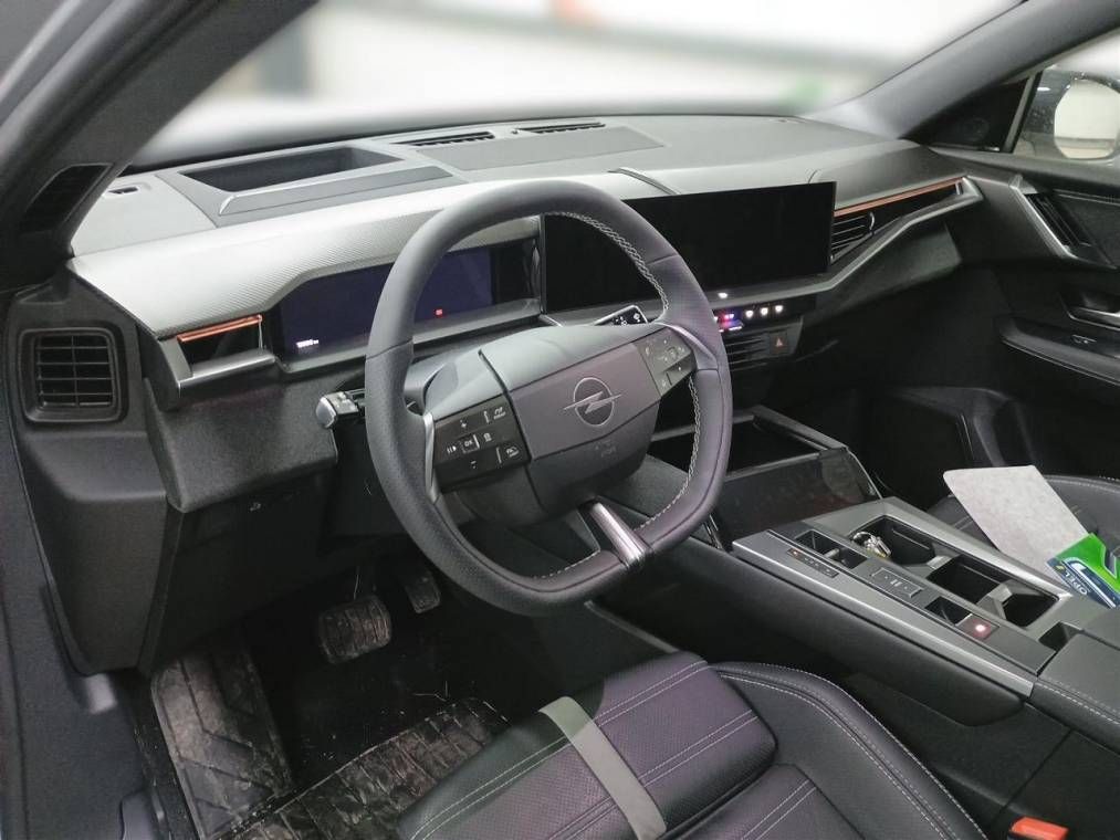Fahrzeugabbildung Opel Grandland GS MildHybrid 107KW
