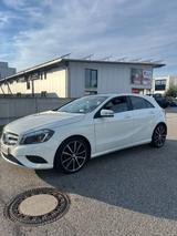 Mercedes-Benz Merzedes Benz A180 - Mercedes-Benz A 180: Kombi
