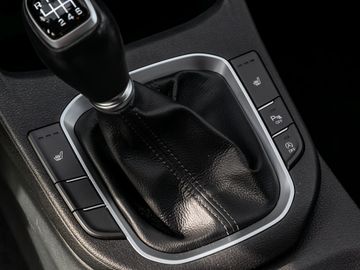 Hyundai i30 cw Pure Kamera Navi SHZ PDC TEMP