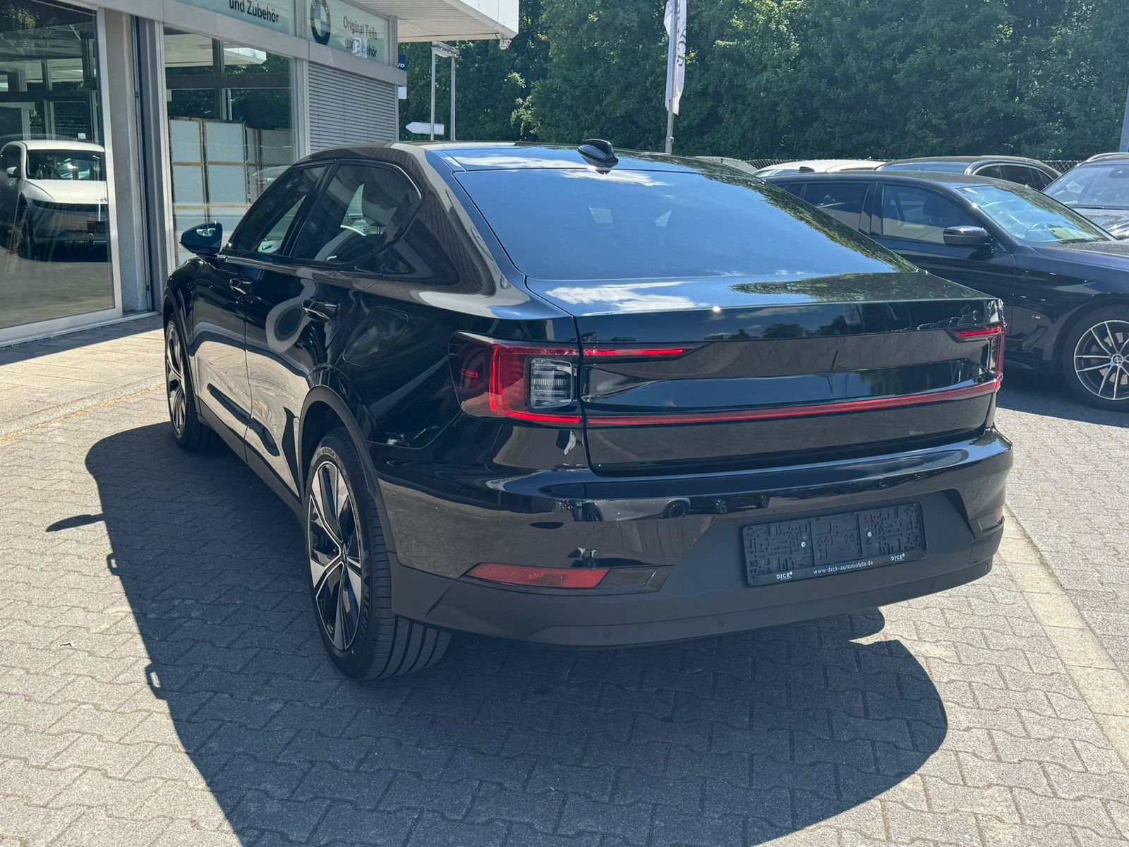 Fahrzeugabbildung Polestar 2 Long Range SM PANO+LED+SHZ+H&K+ACC+360°+WP+19"